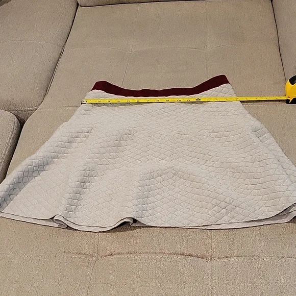 NWT Anthropologie Romeo + Juliet Couture skirt size large. Elastic waist. - Picture 1 of 8